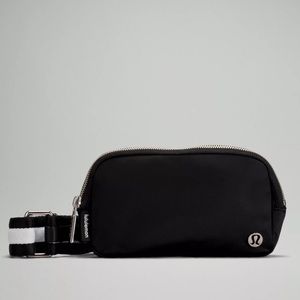 Lululemon Everywhere Crossbody Bag